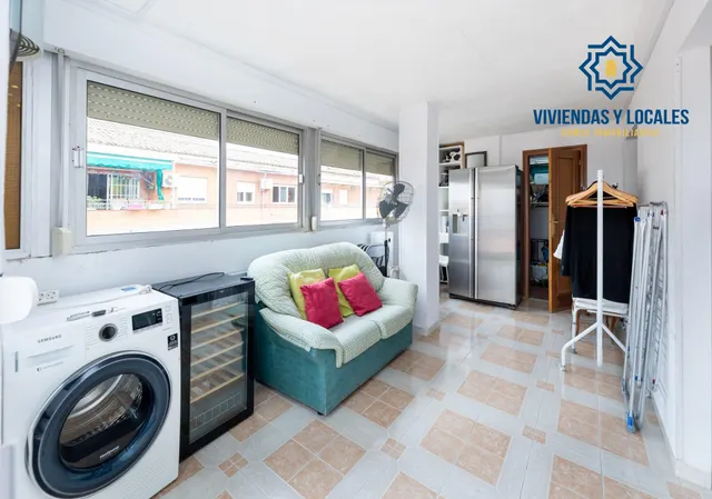 ¡Oportunidad única! Ático de 4 dormitorios y 2 baños con gran terraza frente al Colegio Agustinos (Arabial) — 14