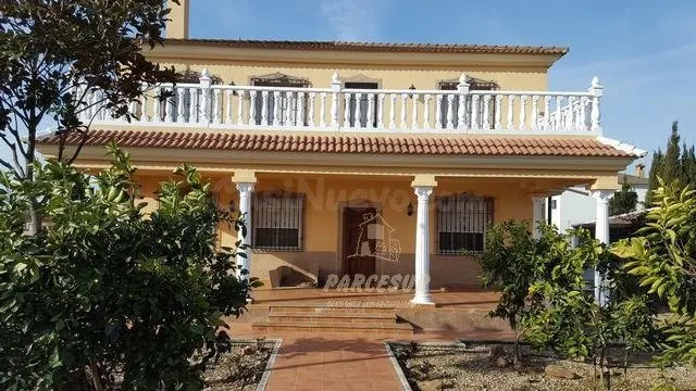 ZONA CAMPIÑUELA BAJA- Parcela de 1250 con chalet compuesto p