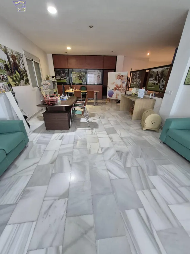 SE VENDE LOCAL COMERCIAL EN ZONA CERCANO A CENTRO — 3