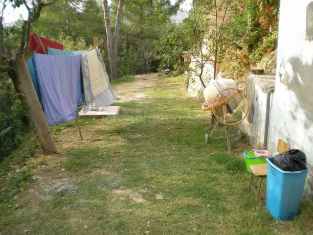 CASA CON TERRENO EN VENTA - foto 4