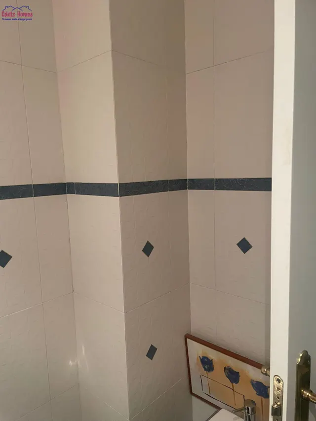 AMPLIA VIVIENDA A LOS PIES DE LA CALETA — 34