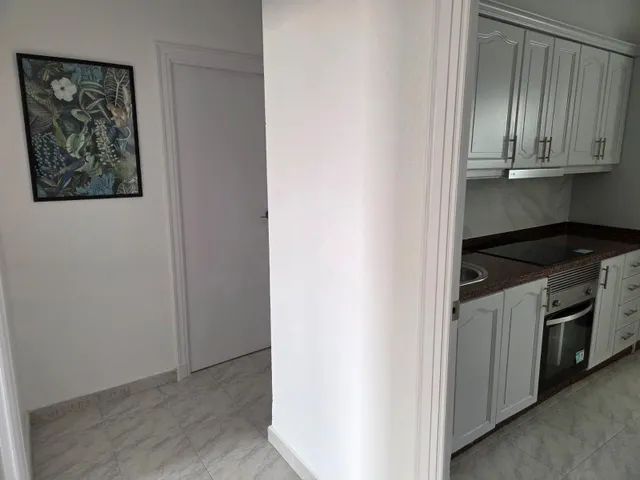 Céntrico apartamento reformado a tan solo 500m de la playa — 8