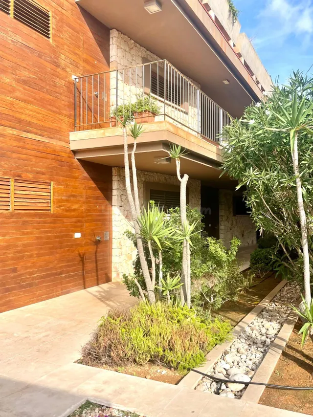 Ático Dúplex Exclusivo con 3 Terrazas, 2 Piscinas y Amplios Espacios — 3