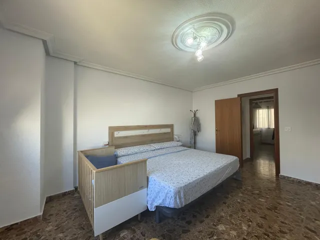 Amplio apartamento de 4 dormitorios con patio privado y solárium en Rojales — 13