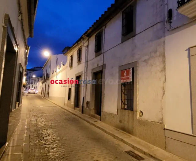 CASA PARA DERRUIR JUNTO A LOS SALESIANOS