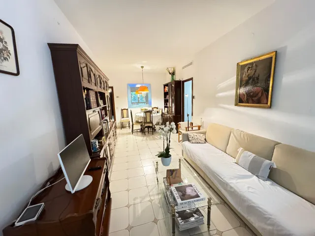PISO DE 4 habitaciones Y DOS BAÑOS EN LA CALLE CALABRIA CERCA DEL SAGRADO CORAZÓN — 7