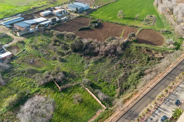 Terreno urbanizable 6744m² en venta - LOS YEBENES TOLEDO - foto 2