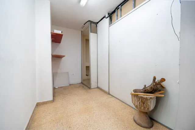 Local en venta en Avenida Argentina — 13
