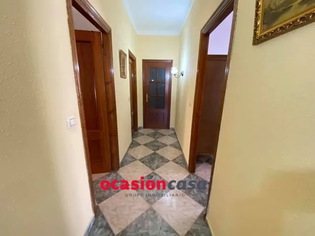 Espectacular parcela con casa, piscina y olivos — 13