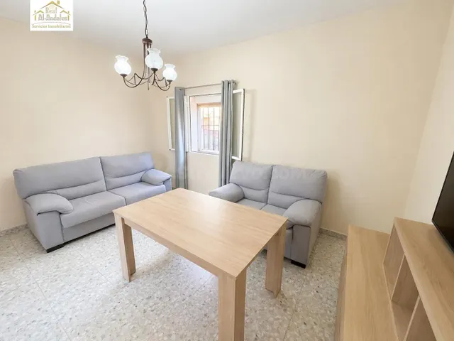 CASA EN VENTA EN EL CENTRO DE PUERTO REAL. - foto 2