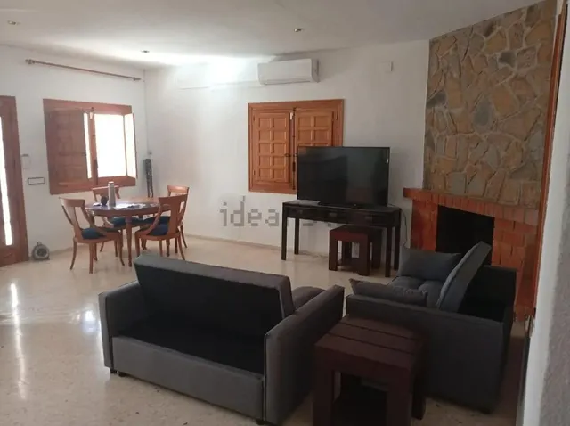 Alquiler de chalet independiente con piscina y parcela de 2.300m2 — 12