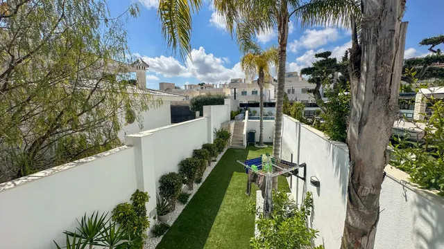 Villa 4 habitaciones 527m² en venta - Villamartin — 24