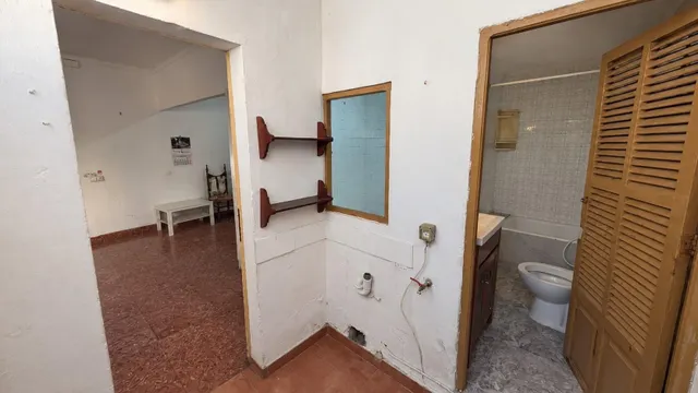 Piso a reformar parcialmente en Inca con patio, balcón y muchas posibilidades — 8