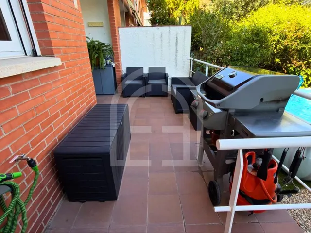 Casa unifamiliar de 180 m2 con jardín, terrazas y garaje en zona centro — 23