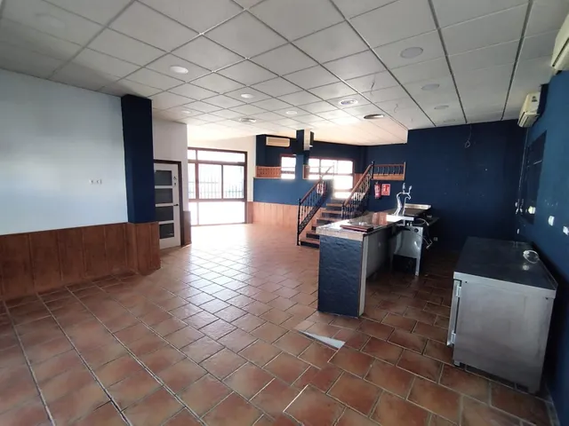 OPORTUNIDAD DE NEGOCIO EN VENTA Ó ALQUILER ENLA LOCALIDAD DE - foto 3