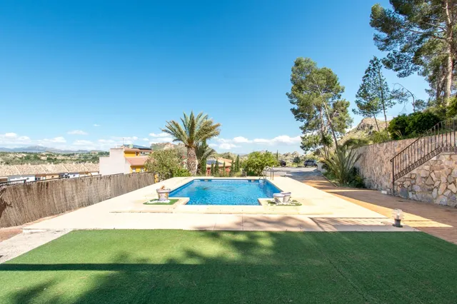 Espectacular finca con dos viviendas en mas de 3.000 m2 de t - foto 3