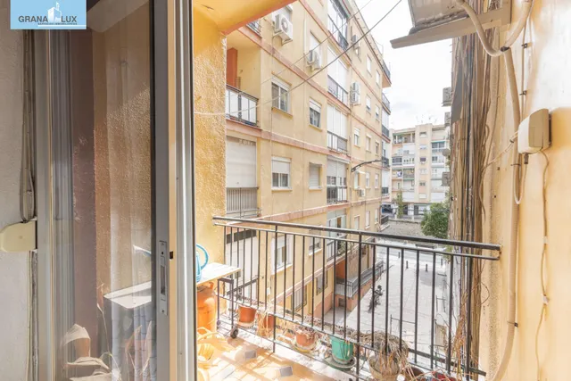 Piso amplio de tres dormitorios en ribera del genil-camino de ronda — 9