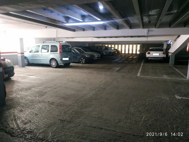 Pl grande! parking de fácil acceso — 18