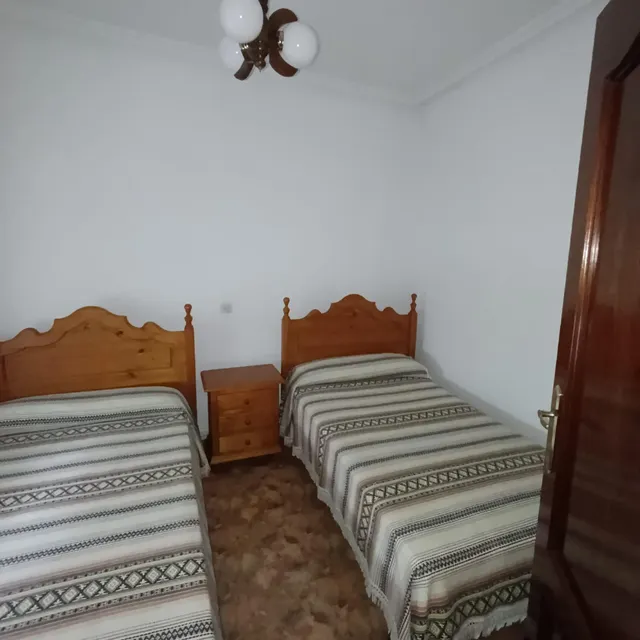 CASA PARA ENTRAR A VIVIR CON PATIO — 17