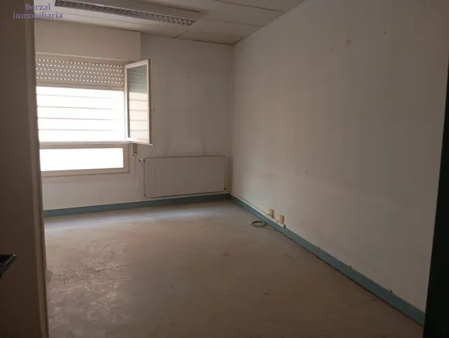 Amplio Local Comercial en Manzanera, Logroño - Ideal para Inversores — 18