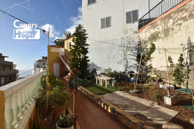 Casa con terreno en venta en Chio Guia de Isora — 40