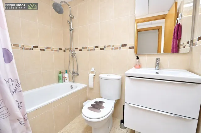 **AMPLIO PISO DE 3 habitaciones CON BALCÓN Y TERRAZA EN LA RÀPITA** — 22