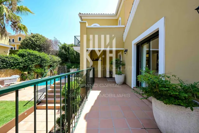 CASA GOLF — 8