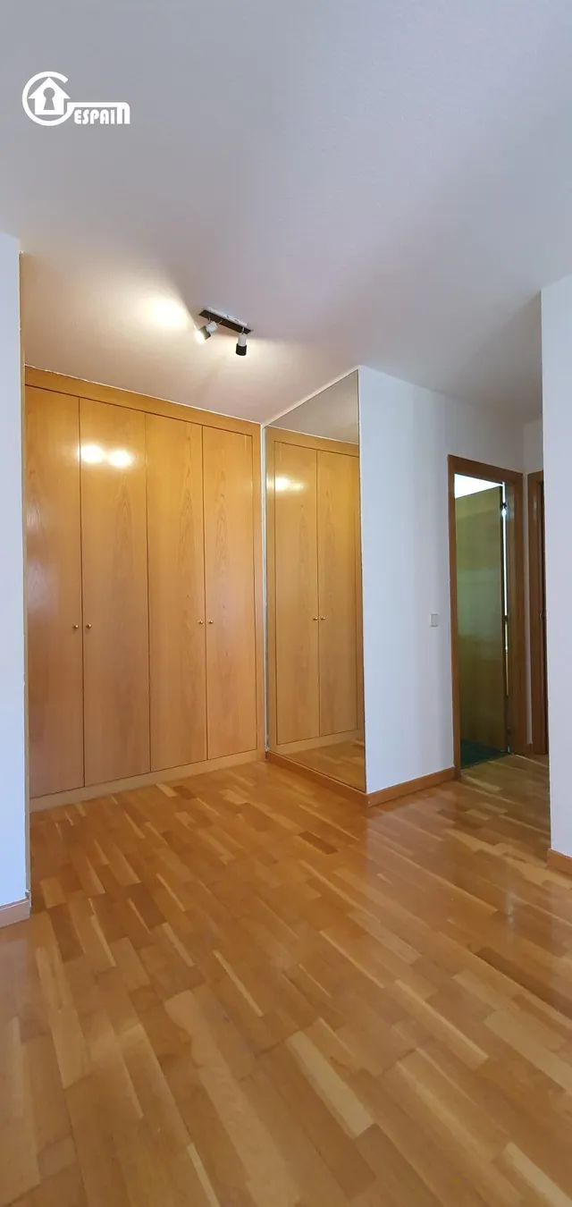 Gespain actividades inmobiliarias ofrece vivienda en venta en zona av. de los poblados — 38