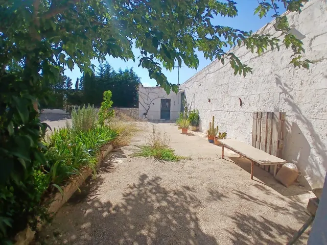 VENTA DE TERRENO CON VARIAS construcciones - foto 3