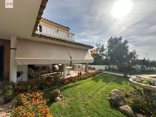 Chalet independiente en una de las mejores calles del Brilla