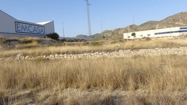 TERRENO INDUSTRIAL — 5