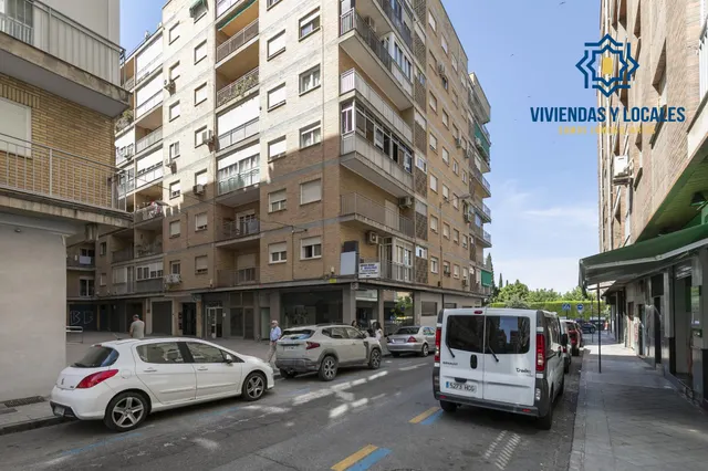 Espectacular Piso Reformado con Vistas Despejadas al Parque García Lorca (Zona Ronda - Arabial) — 22
