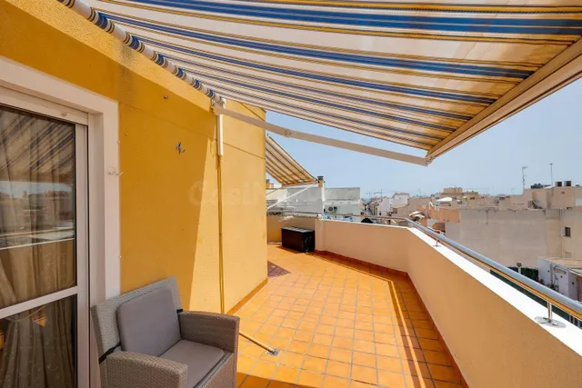 ÁTICO CON TERRAZA DE 32 M2 Y PLAZA DE GARAJE - foto 4