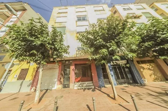 SE VENDE piso OKUPA en C ESCULTOR ADSUARA 5 de Castellón d - foto 3