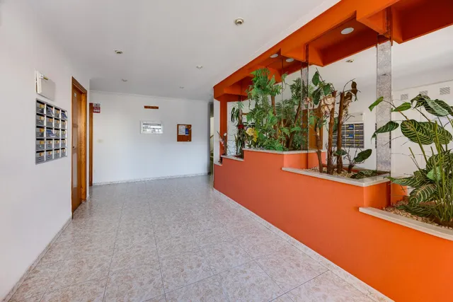 Ático con terraza, garaje y piscina a 250 metros del mar — 30