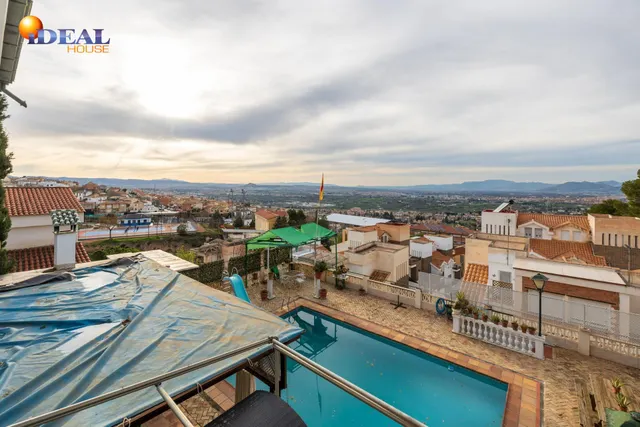 Magnifico chalet independiente en Colinas Bermejas. — 12