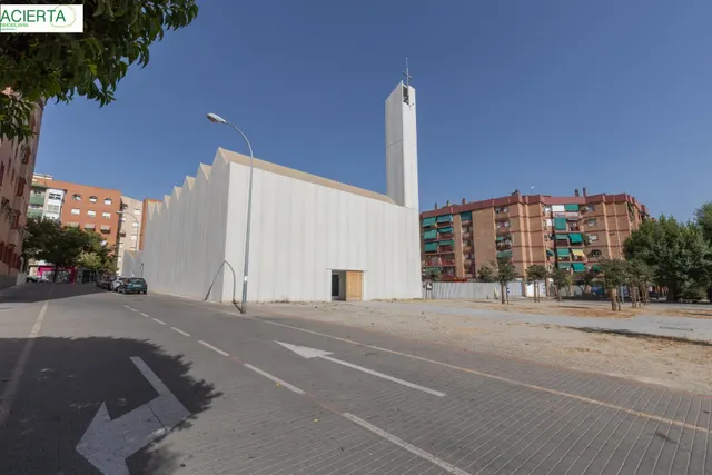 PISO VPO DE CUATRO DORMITORIOS CON GARAJE EN PADRE CLARET — 32