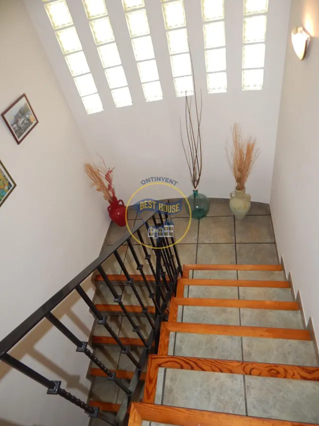 CHALET CON PISCINA Y VISTAS PRIVILEGIADAS. — 44