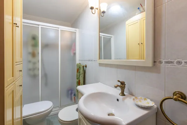 OPORTUNIDAD DE VENTA DE PISO EN ZONA ANCHA DE CAPUCHINOS — 13