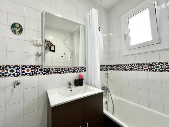 Apartamento con terraza, provincia de Alicante, Torrevieja. 1 habitación, 38 m2, 1 kilómetro al mar — 14