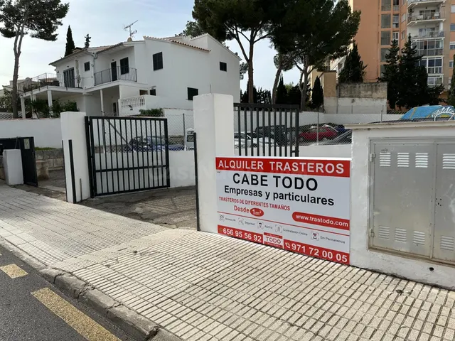 SE ALQUILAN TRASTEROS-ALMACENES Y TAQUILLAS ZONA PALMANOVA — 2