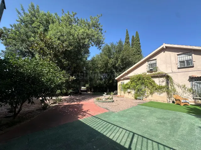 EXCLUSIVA FINCA SEÑORIAL CON TRES VIVIENDAS Y PISCINA EN UNA - foto 3