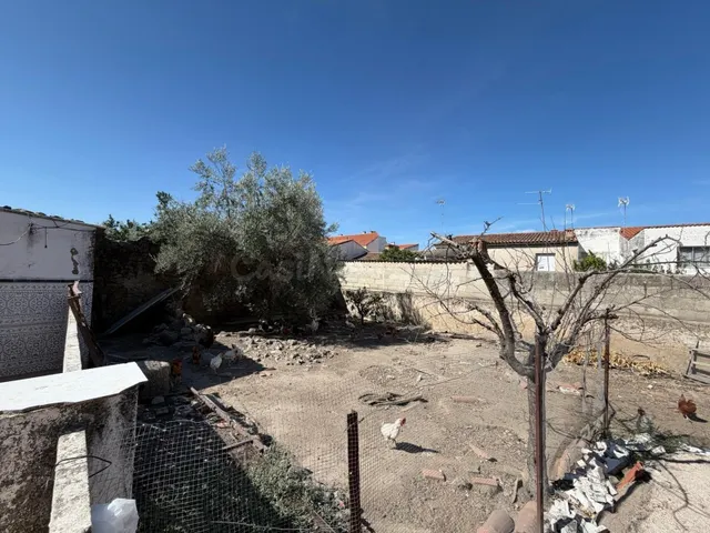 CASA DE PLANTA BAJA CON PATIO DE 150 METROS CON APARTAMENTO  - foto 4