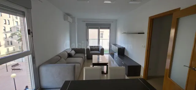 SE VENDE PISO SEMI-NUEVO DE 4 DORM ZONA ALTABIX-UNIVERSIDAD
