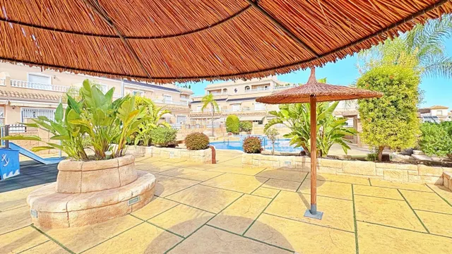 ADOSADO DE 3 DORMITORIO Y 2 BAÑOS EN ORIHUELA COSTA (ZONA LOS DOLSES) — 42