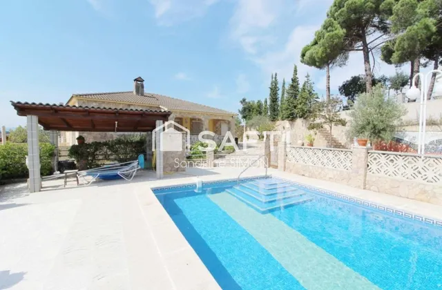 Preciosa y cómoda casa con mucho encanto de una sola planta  - foto 2