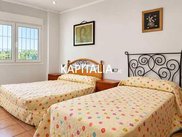 Chalet en VENTA en San Cristóbal, Alberic, con piscina privada cubierta, jardín y parcela de más de 1.000 m2 — 31