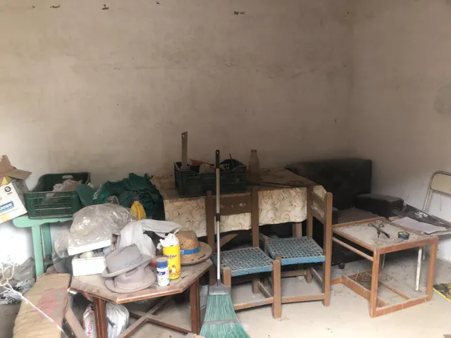 BONITA CASA CON TERENO PARA REFORMAR — 3