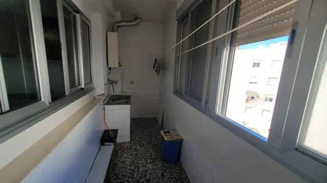 PISO GRANDE Y LUMINOSO, 4º SIN ASCENSOR — 9
