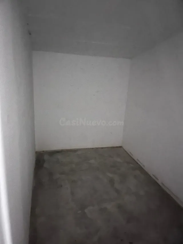 Trastero en Calonge - Opción Ideal para Almacenamiento